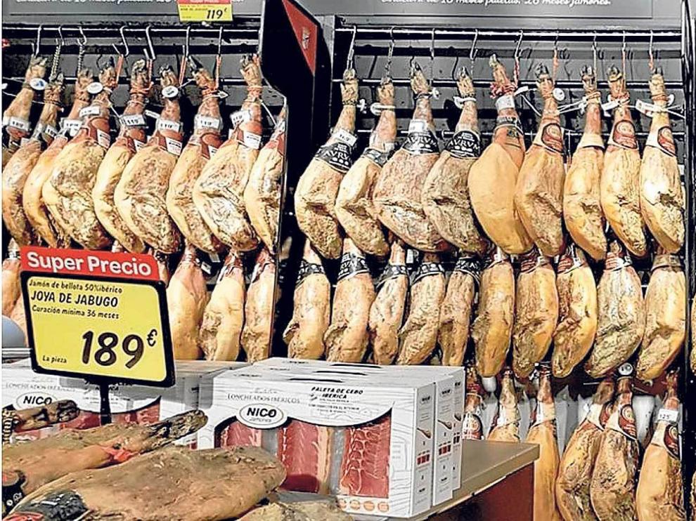 Diferentes marcas españolas de productos procedentes de cerdos ibéricos ofertados por las grandes cadenas de distribución a bajos precios.