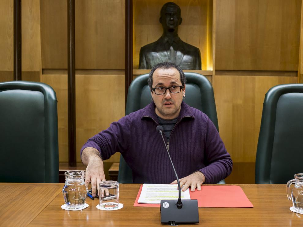 Alberto Cubero, en una comisión del área de Servicios Públicos y Personal.