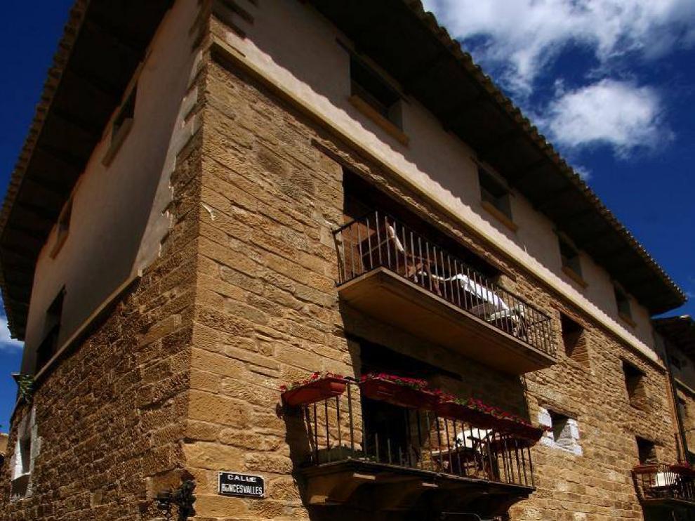 Una oferta de empleo para tomar el relevo de un hotel de Uncastillo