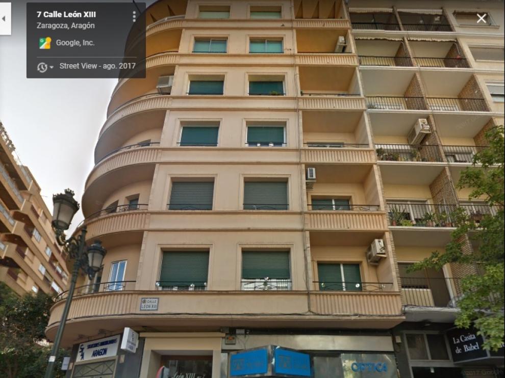 Un piso en el edificio nº7 de la calle de León XIII por 234.000 euros.