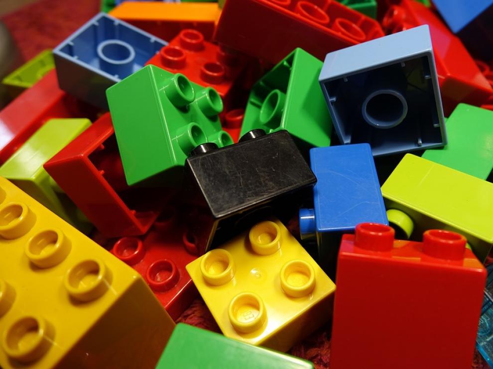 Los 'legos de la vida' son cuatro estructuras químicas centrales que se pueden unir para construir la miríada de proteínas dentro de cada organismo.