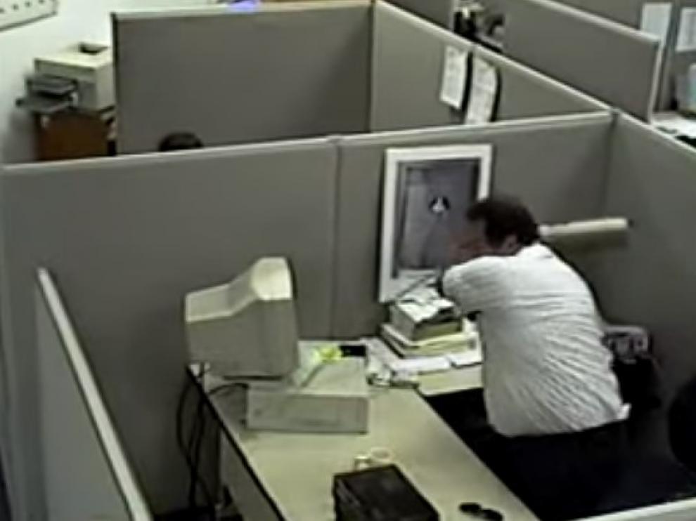 El primer vídeo viral lo protagonizó un empleado descontento