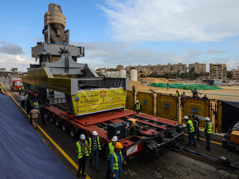 Concluye el traslado del coloso de Ramsés II al nuevo museo en Guiza