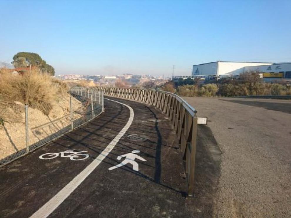 Vía peatonal y para bicis que une Caspe con el polígo de Adidas
