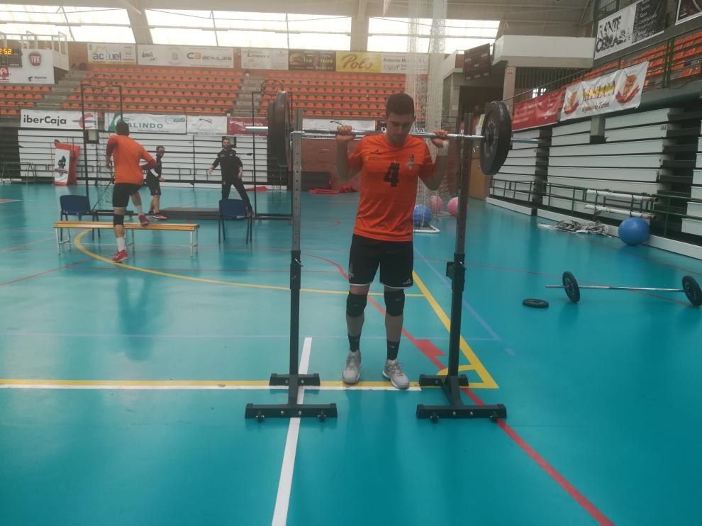 Vinicius Noronha se entrena para el partido de esta tarde frente al Barça