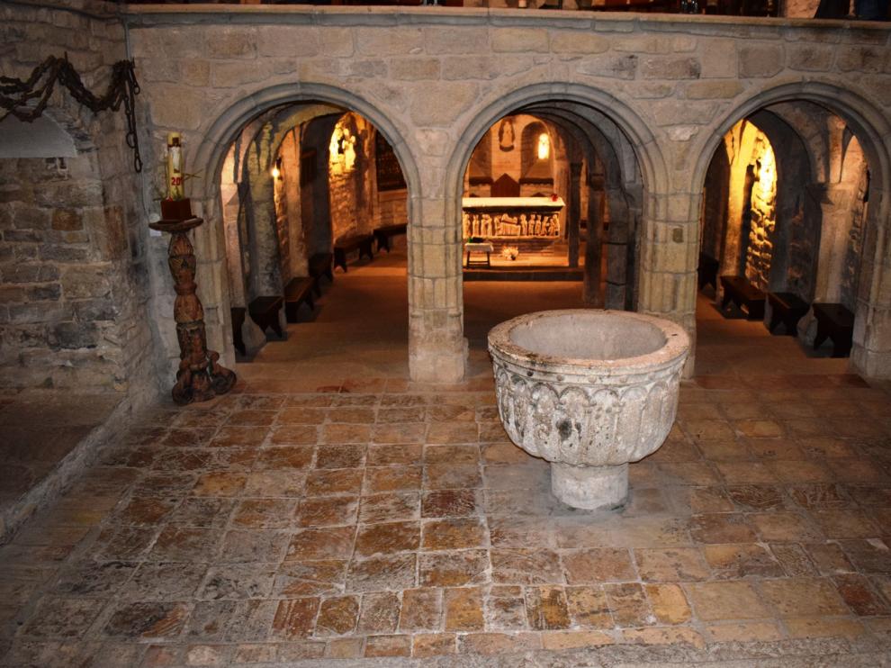 Cripta de roda que guarda los restos de San Valero.