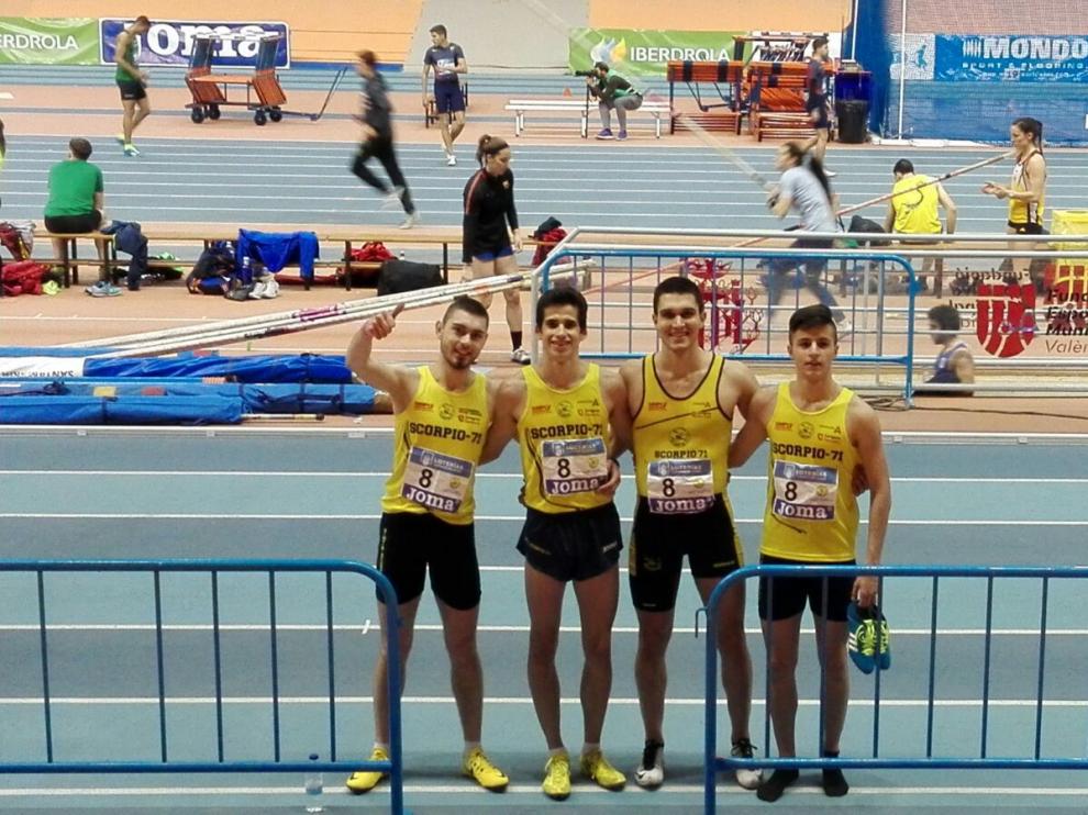 El relevo 4x400 del Scorpio (Enrico Luciano, César Larrosa, Guillem Vals y el juvenil Mario Nuviala).