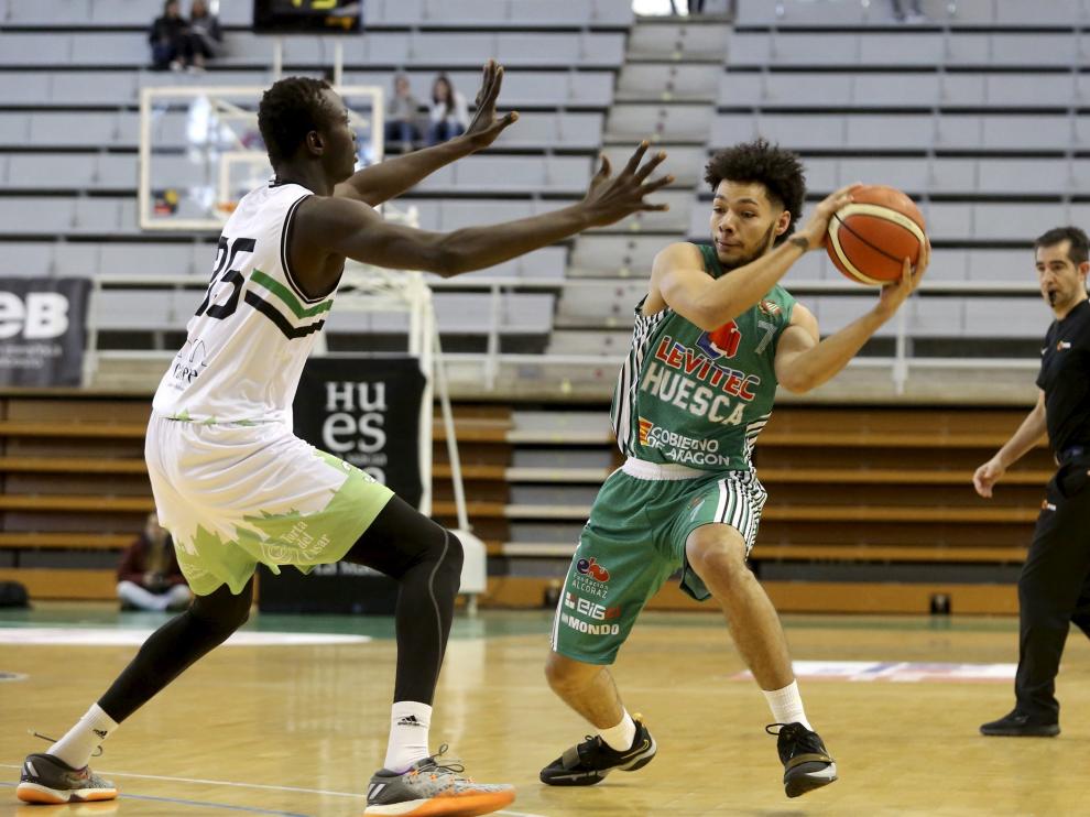 El norteamericano Erik Durham ha debutado este domingo con el Levitec Huesca, en su partido ante el Cáceres.