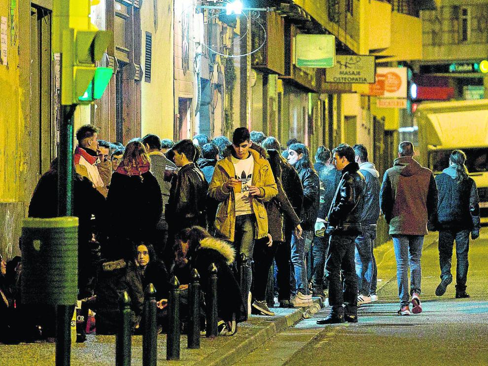 La calle del Maestro Marquina, una madrugada del sábado.