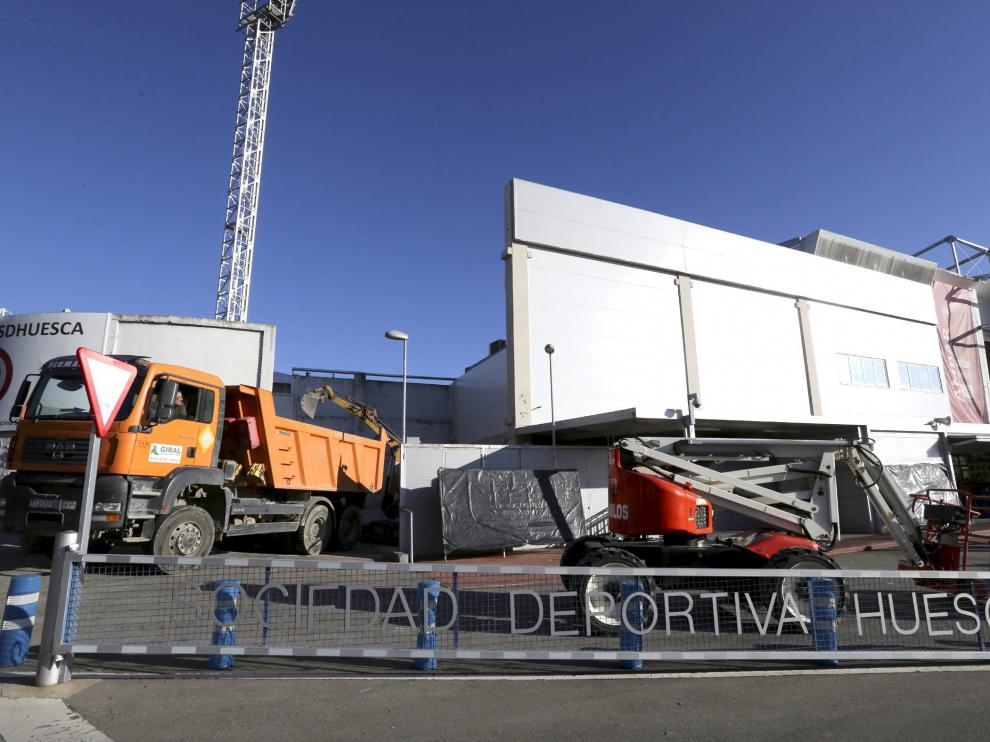 Imagen de los trabajos en el sector Norte de la Tribuna de El Alcoraz.