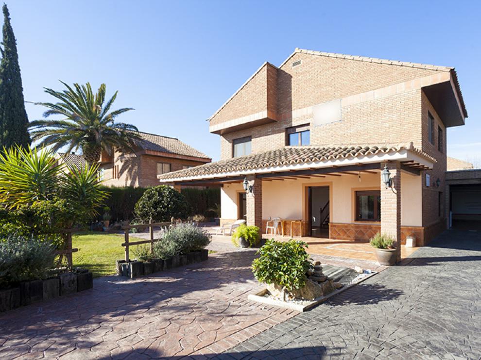 Amplias estancias en una vivienda de lujo que cuenta con muchas instalaciones