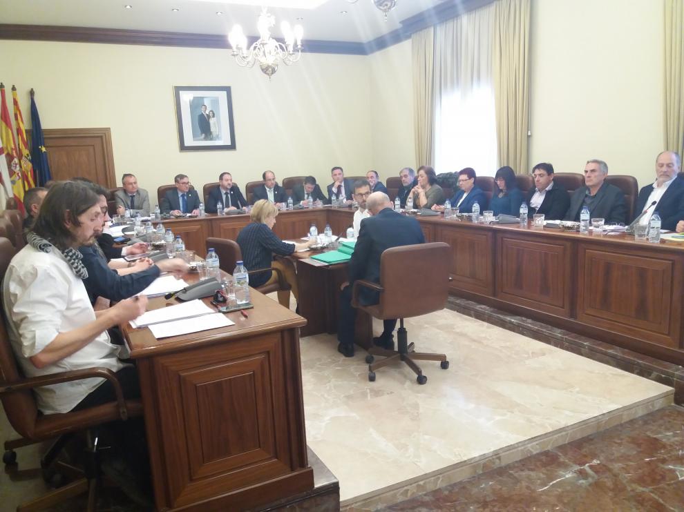 El caso de Igor el Ruso protagonizó el debate más tenso en el pleno de la Diputación Provincial de Teruel.
