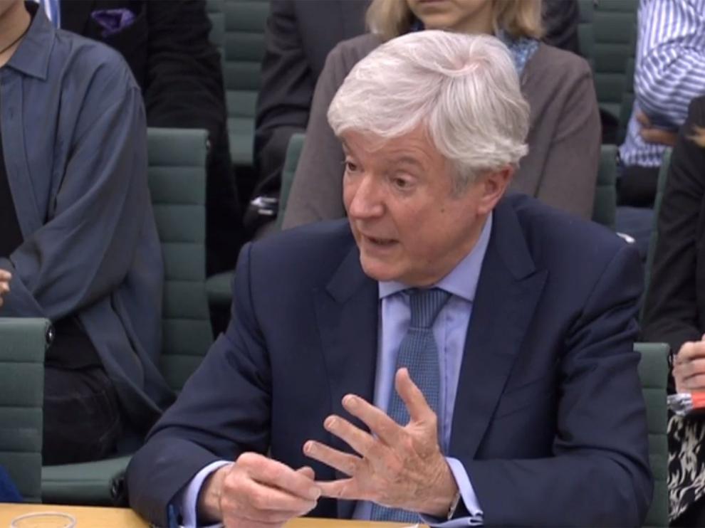 Tony Hall, director de la BBC durante su comparecencia en el Parlamento británico.