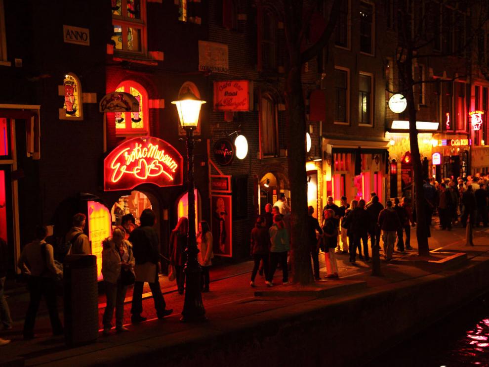 Por el Barrio Rojo de Ámsterdam pasan semanalmente 30.000 turistas.