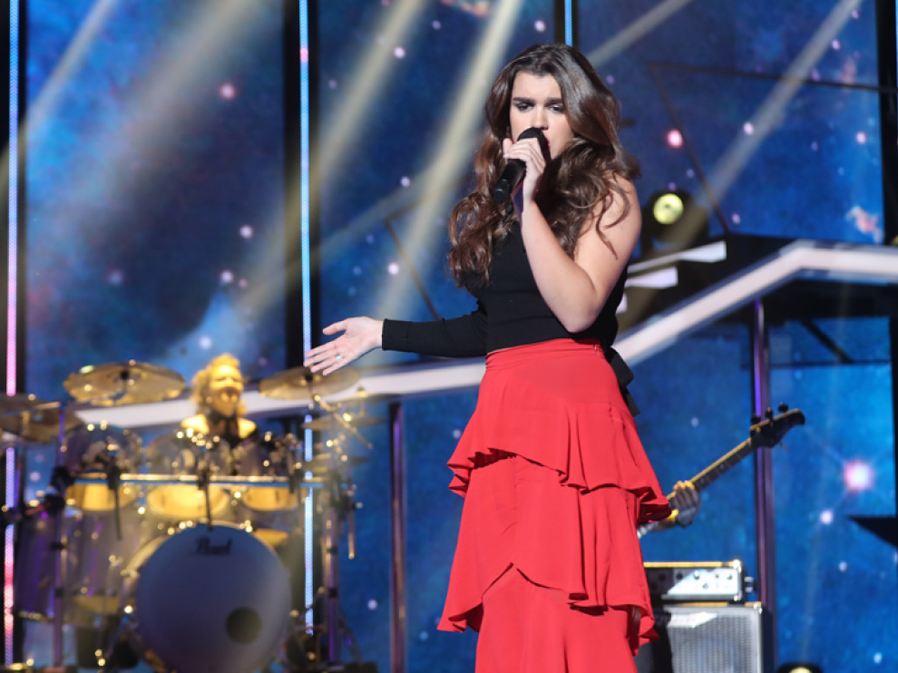 Amaia durante la actuación de 'Starman' en la gala cero.