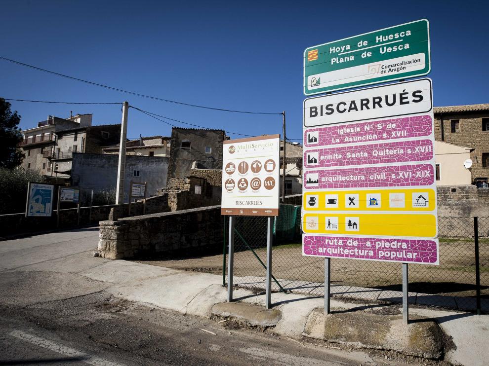 Entrada a Biscarrués.