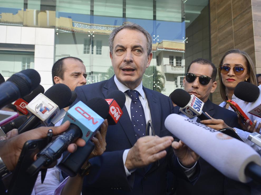 Zapatero a su llegada a la reunión con los representantes del Gobierno.