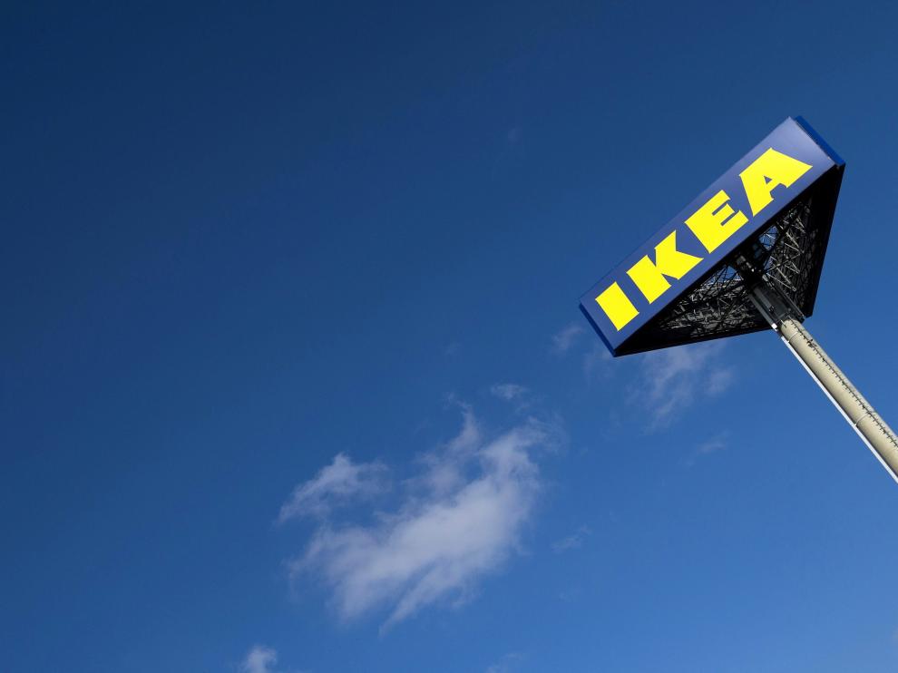 Alumnos de diseño 'hackean' lámparas de Ikea y las exponen en la tienda del centro de Madrid