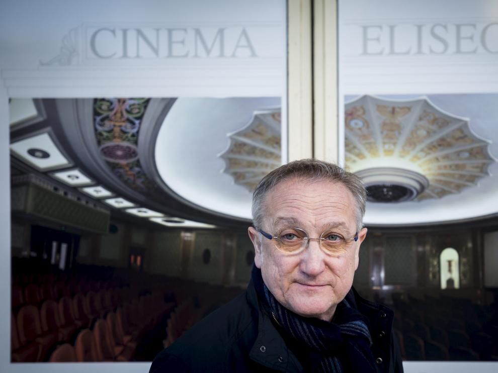 José Ignacio de Diego es un gran lector de poesía y alterna su pasión por el cine con la literatura.