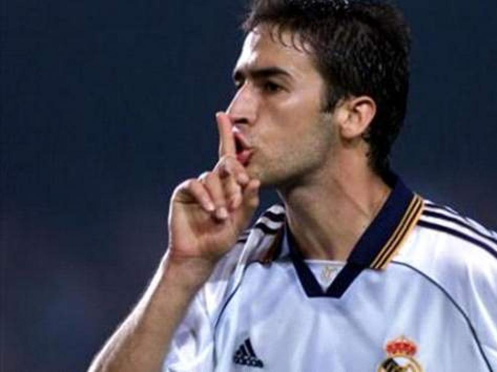 Raúl González hace callar al Camp Nou el 13 de octubre de 1999.