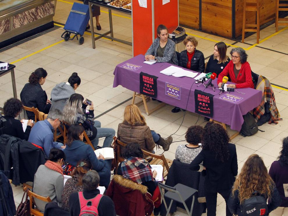 Justa Montero, Julia Santos, Henar Sastre y Sara Naila en rueda de prensa.