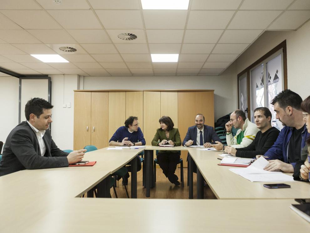 Negociación entre los trabajadores y la empresa en el Servicio Aragonés de Mediación y Arbitraje (SAMA).