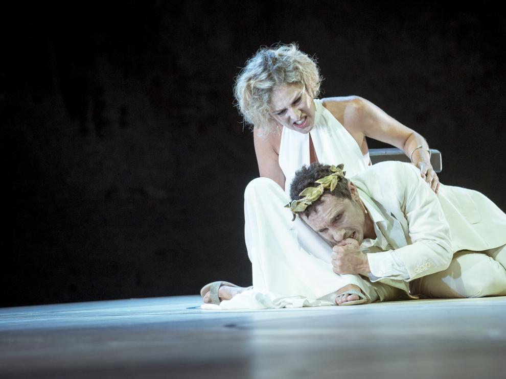 Mónica López y Pablo Derqui representarán la obra 'Calígula', hoy y mañana, en el Teatro Principal.
