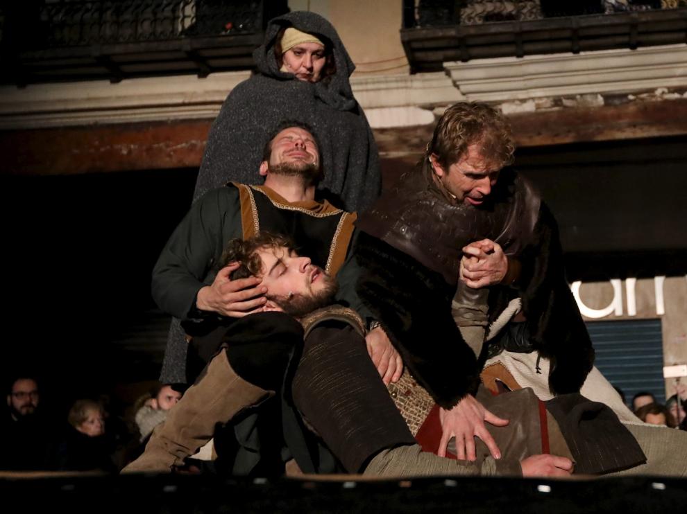 Momento en que Diego de Marcilla muere de amor ante el público