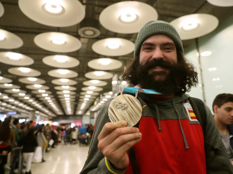 Regino Hernández, en su llegada a Madrid, con la medalla de bronce