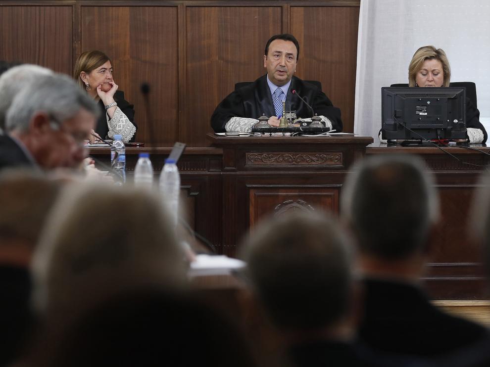 La sala de la Audiencia en Sevilla, momentos antes de que se suspendiera el juicio