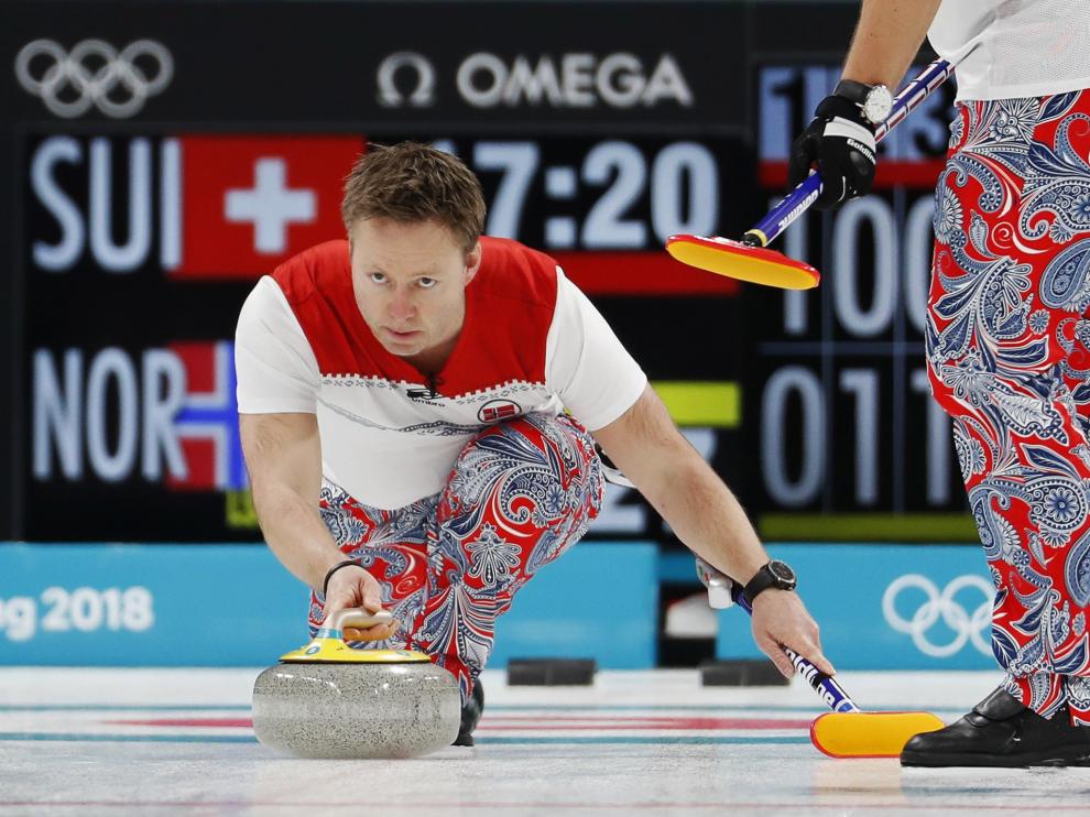 Cachemires estilosos para un partido de curling.