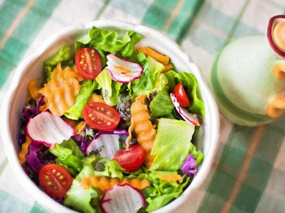 Las ensaladas son una de las mejores opciones de comida para llevar.