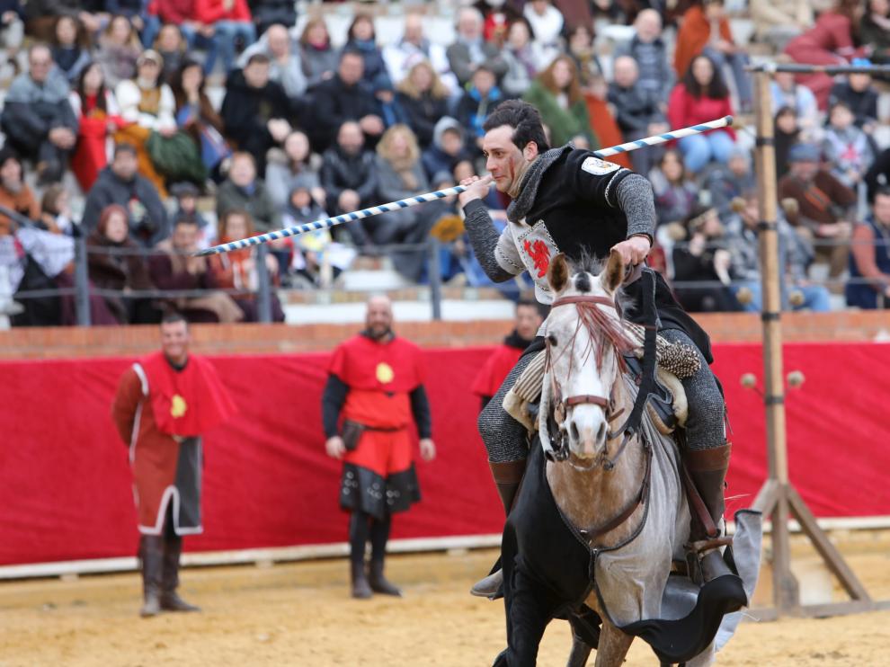 Un participante en el 'Torneo del rey', en Las Bodas de Isabel. Las justas entre caballeros son una de las actividades que suelen verse en una recreación.