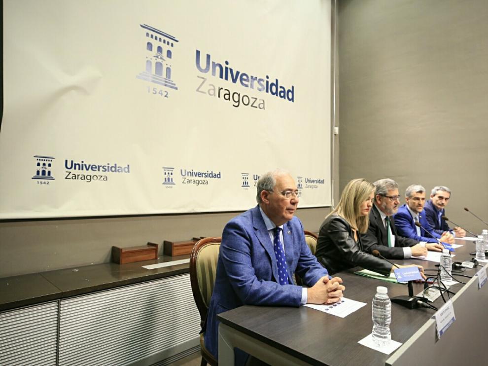 Los rectores de las cuatro universidades y la consejera Pilar Alegría en la presentación del proyecto Iberus Talent.