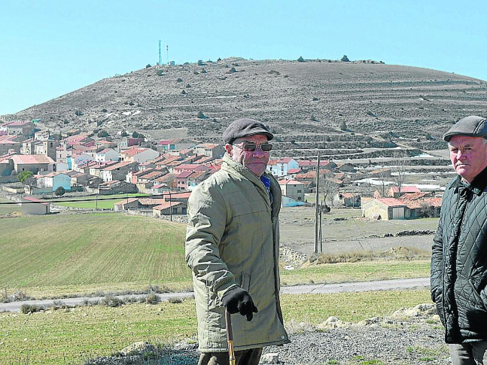 Eduardo Sánchez -a la derecha- y un vecino, Enrique Romero