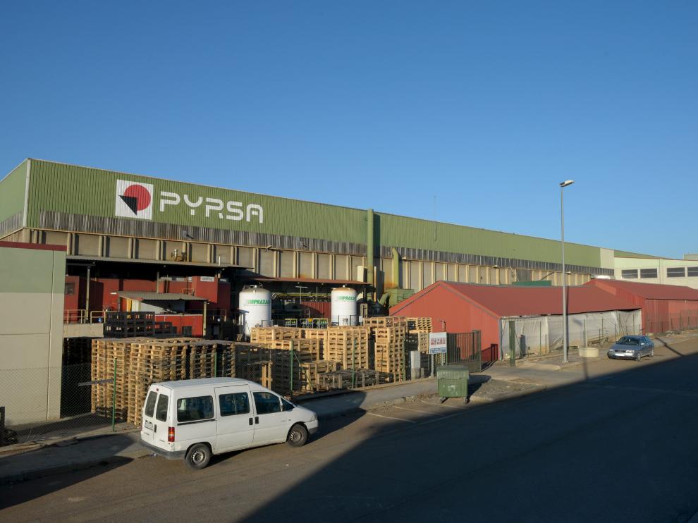 La fábrica de Pyrsa está situada al pie de la carretera N-234.