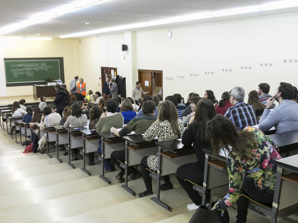Un domingo de oposiciones en Zaragoza
