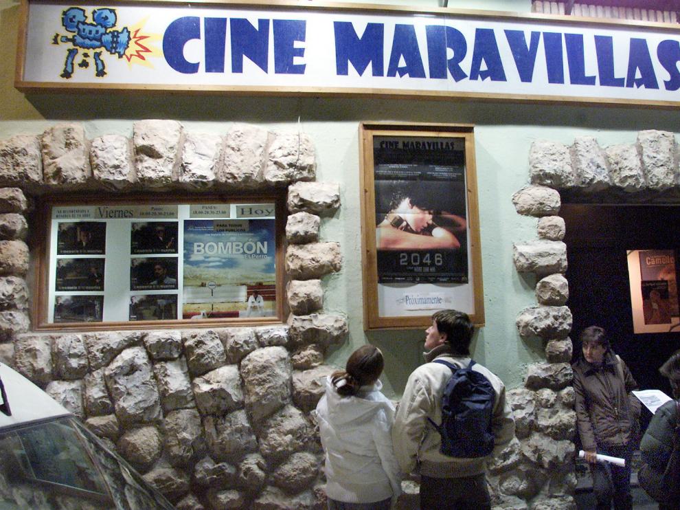 Fachada del cine Maravillas de Teruel.