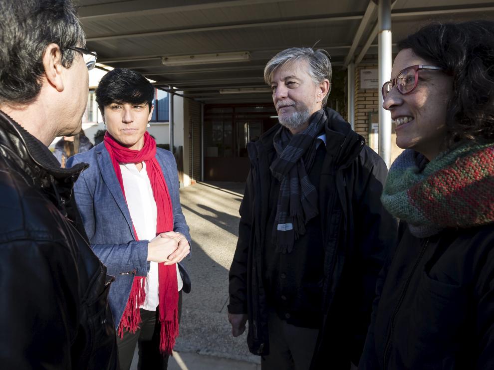 El alcalde Santisteve y Elena Giner, en una reciente visita al colegio Guillermo Fatás de Santa Isabel.