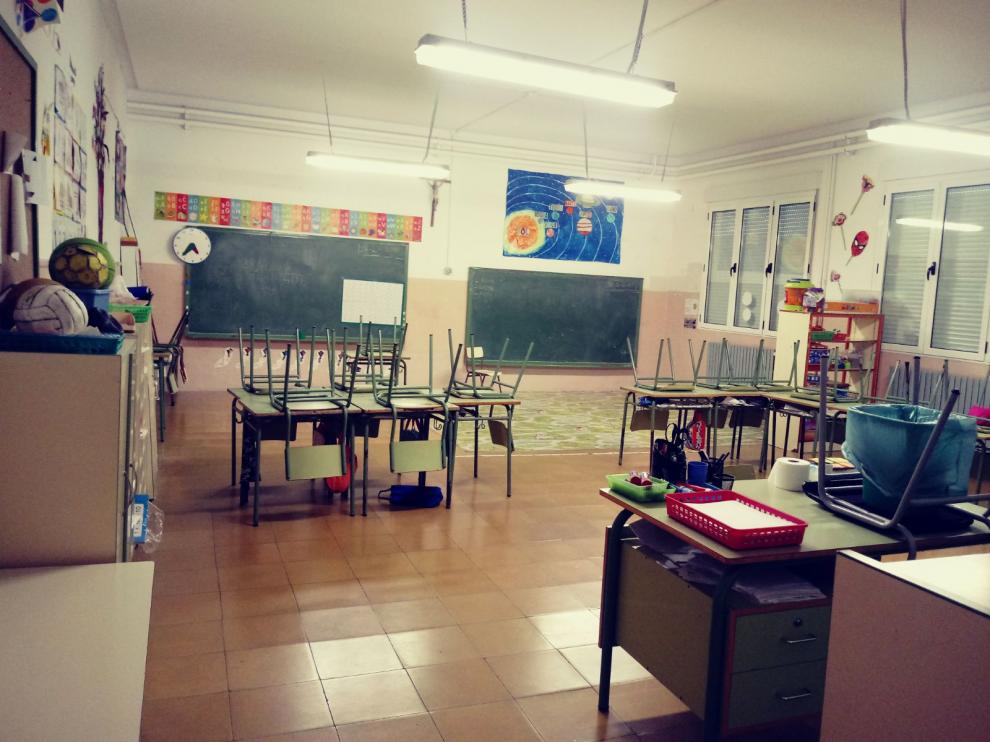 Aulas vacías esta mañana en el colegio de Biota.