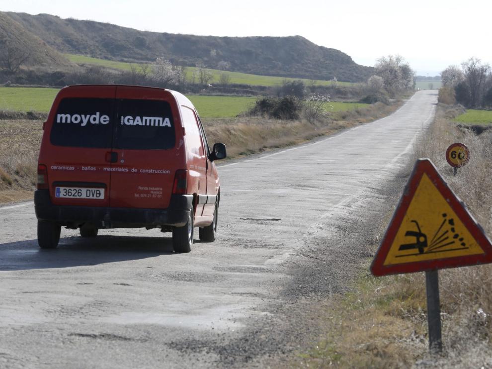 La carretera entre Apiés y Huesca también es utilizada por los vecinos de Fornillos y Sabayés.