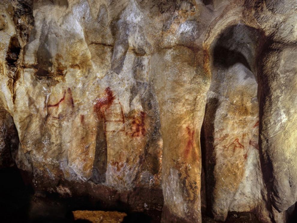Pinturas en la cueva de La Pasiega hechas por neandertales hace más de 64.000 años