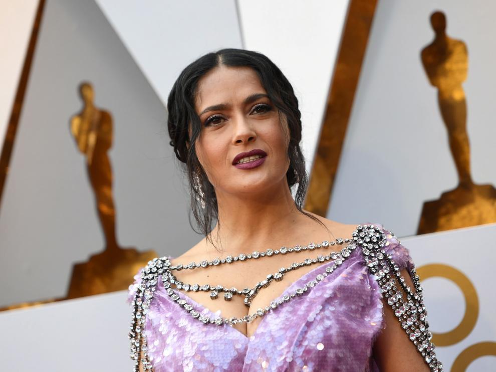 Salma Hayek Es Mucho Más Rica Que La Reina Isabel Ii 3967