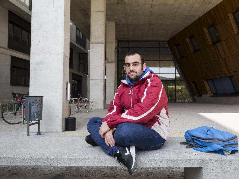 Miguel Falo en la facultad de Educación.