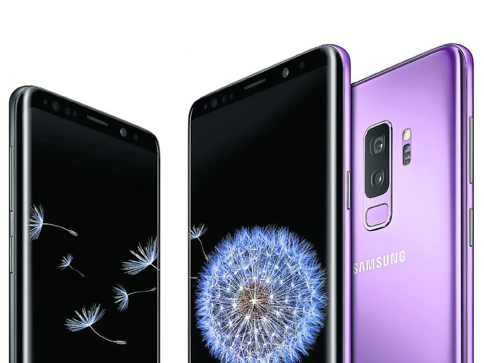A la izquierda, el S9 de 5,8 pulgadas y a la derecha, el S9+ de 5,8 pulgadas.