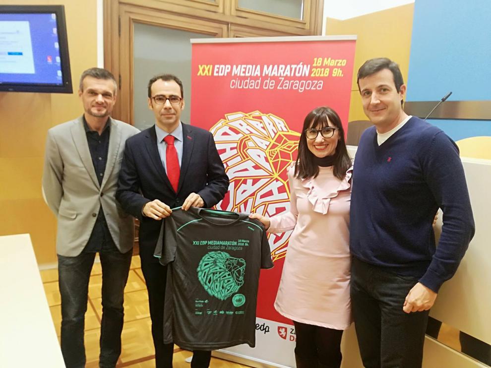 Constante, Oriol, Frago y un representante del Ayuntamiento, en ausencia de Pablo Híjar