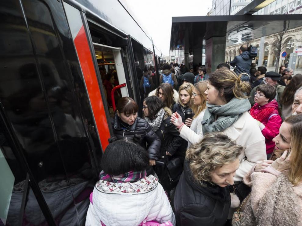 Huelga de conductores de tranvía en Zaragoza.