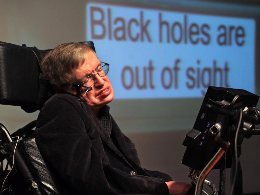 Hawking participa en un congreso sobre agujeros negros en 2006