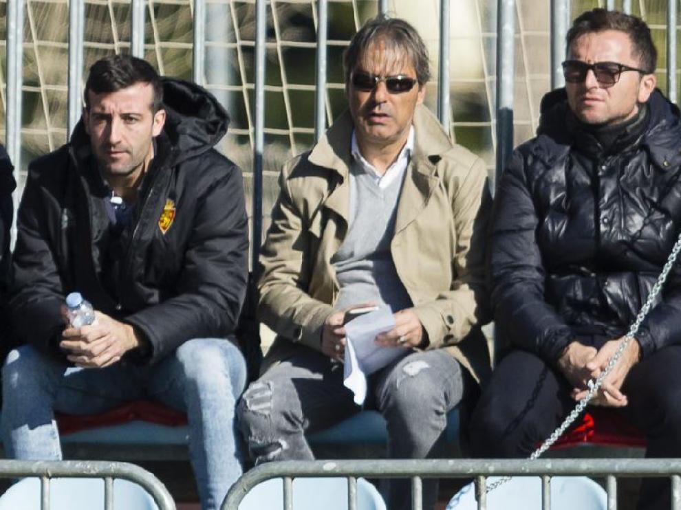 José Mari Barba, Natxo González y Lalo Arantegui, juntos en la Ciudad Deportiva durante un partido del RZD Aragón, el filial del Real Zaragoza.