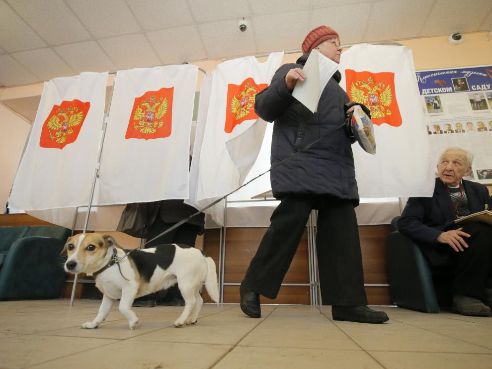 Los rusos están acudiendo de forma animada a votar